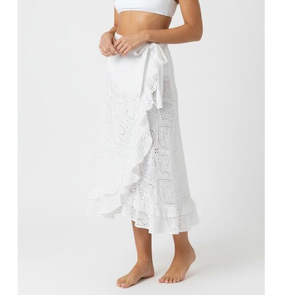 Encantadore Sarong Wrap Skirt Medium Eyelet Embroidered White Coverup Beach Pool - Picture 1 of 16